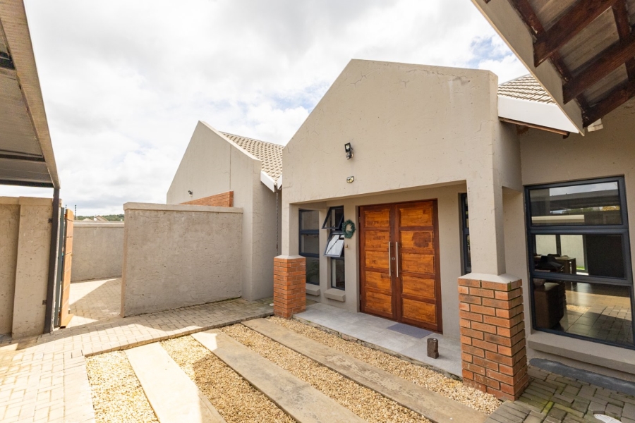 5 Bedroom Property for Sale in Somerton Estate Free State